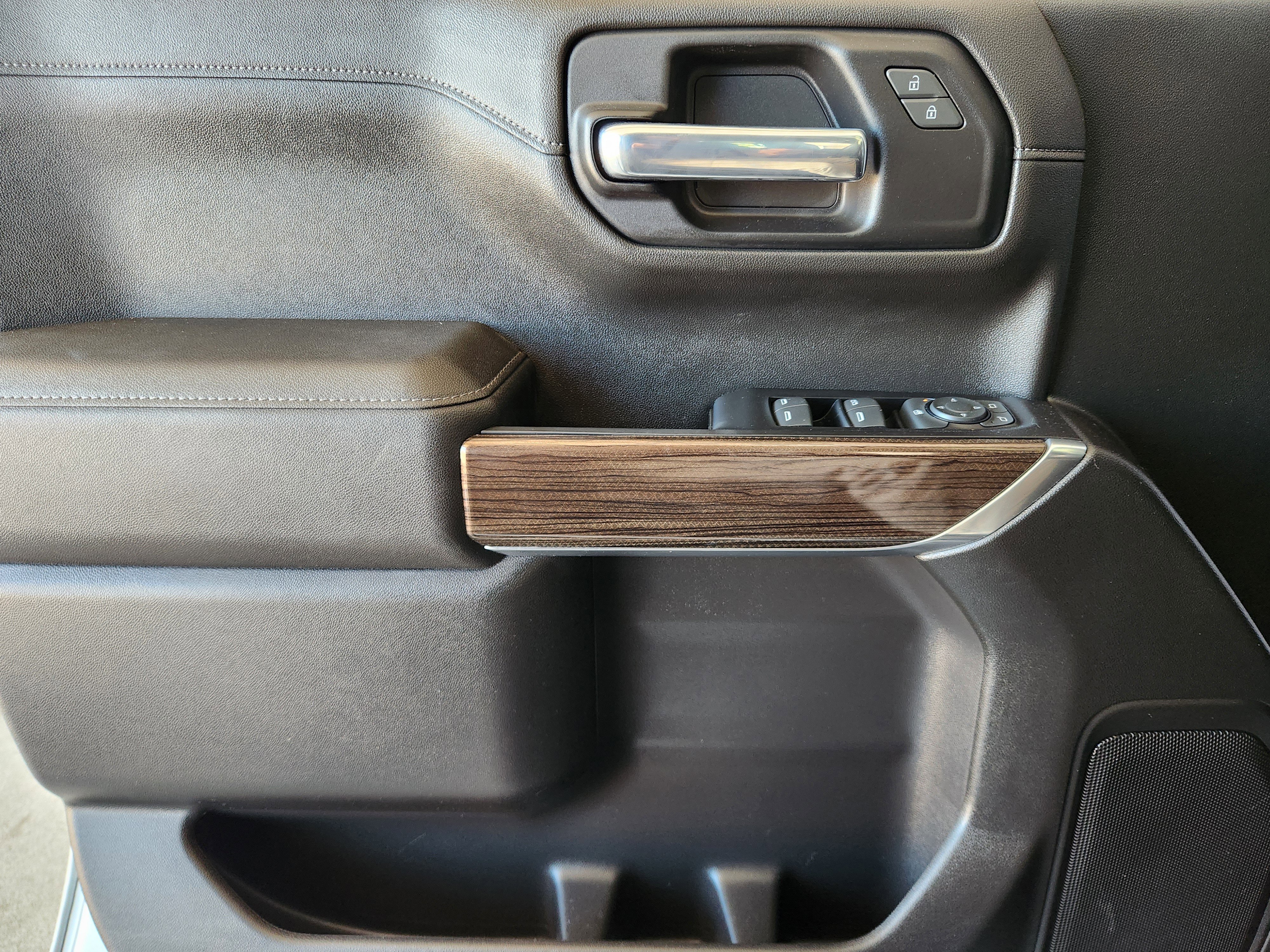 Certified 2021 Chevrolet Silverado 1500 LT Trail Boss image 21