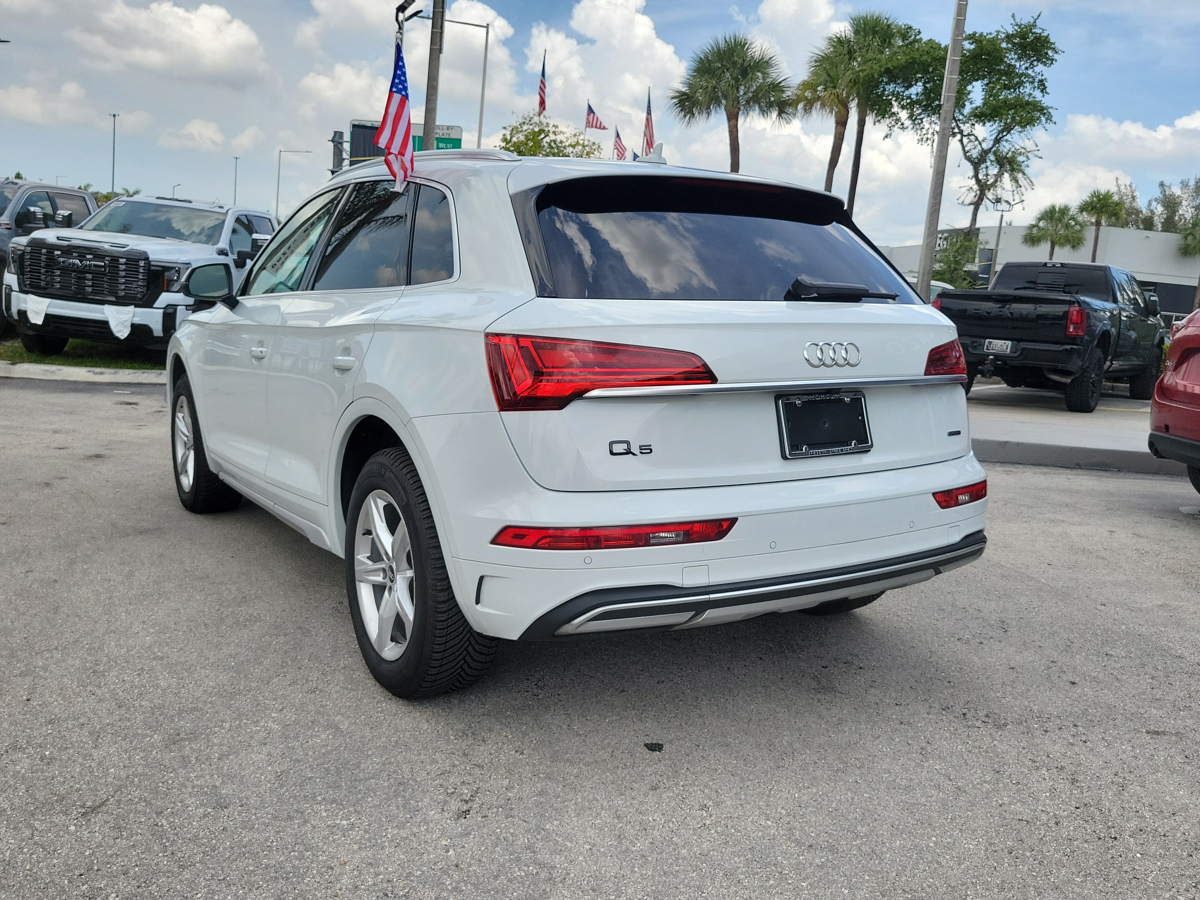 Used 2021 Audi Q5 2.0T Premium w/ Convenience Package AWD/4WD image 7