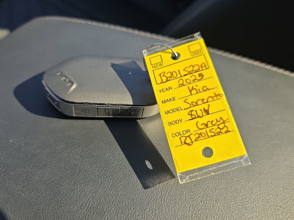 Used 2025 Kia Sorento SX Prestige AWD/4WD image 22