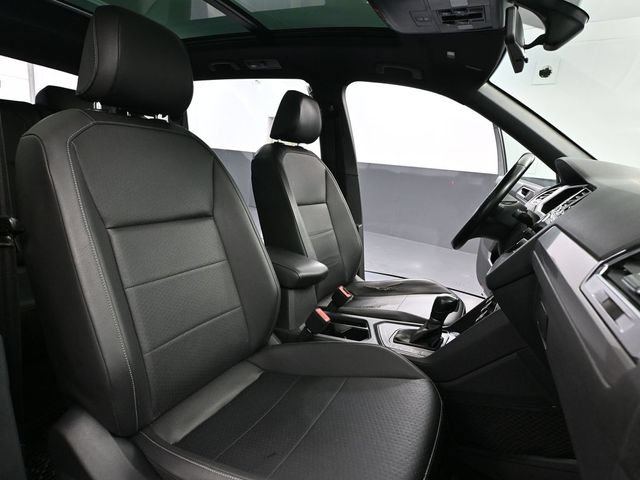 Used 2019 Volkswagen Tiguan SEL Premium R-Line FWD image 45