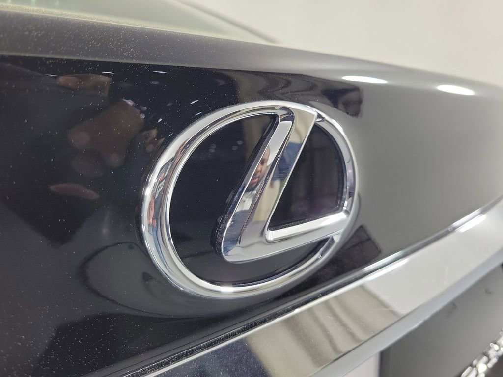 Used 2018 Lexus ES 350 350 w/ Luxury Package w/Wood Trim image 6