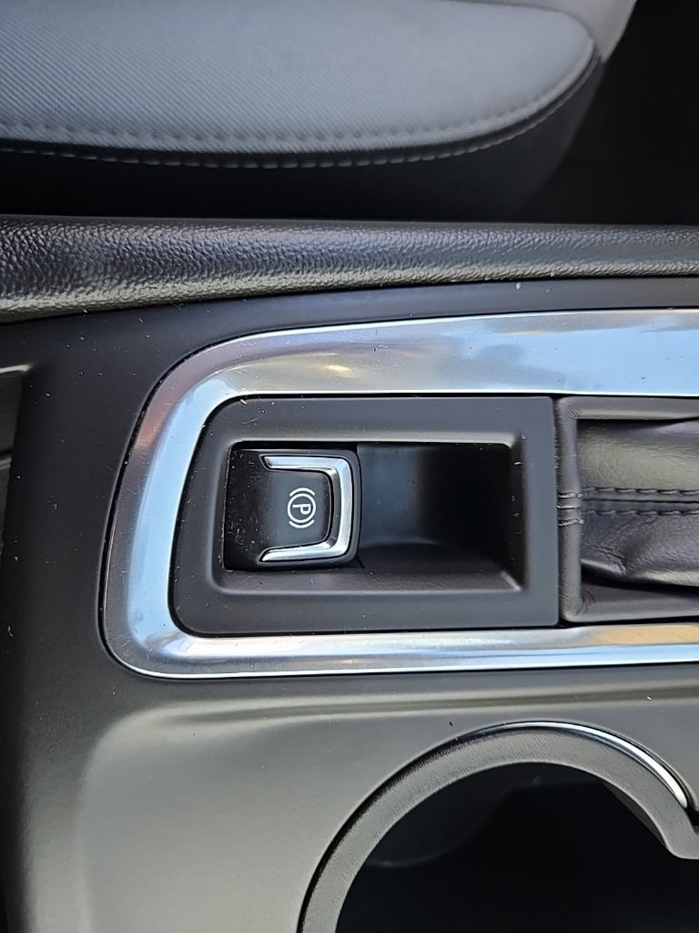 Used 2018 Chevrolet Equinox LT image 35