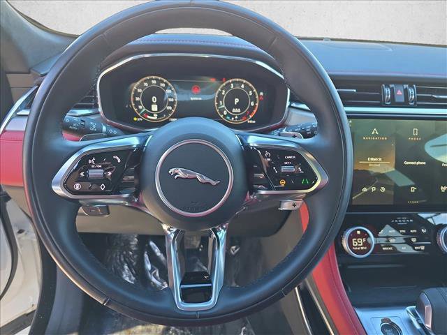 Certified 2025 Jaguar F-PACE R-Dynamic S image 18