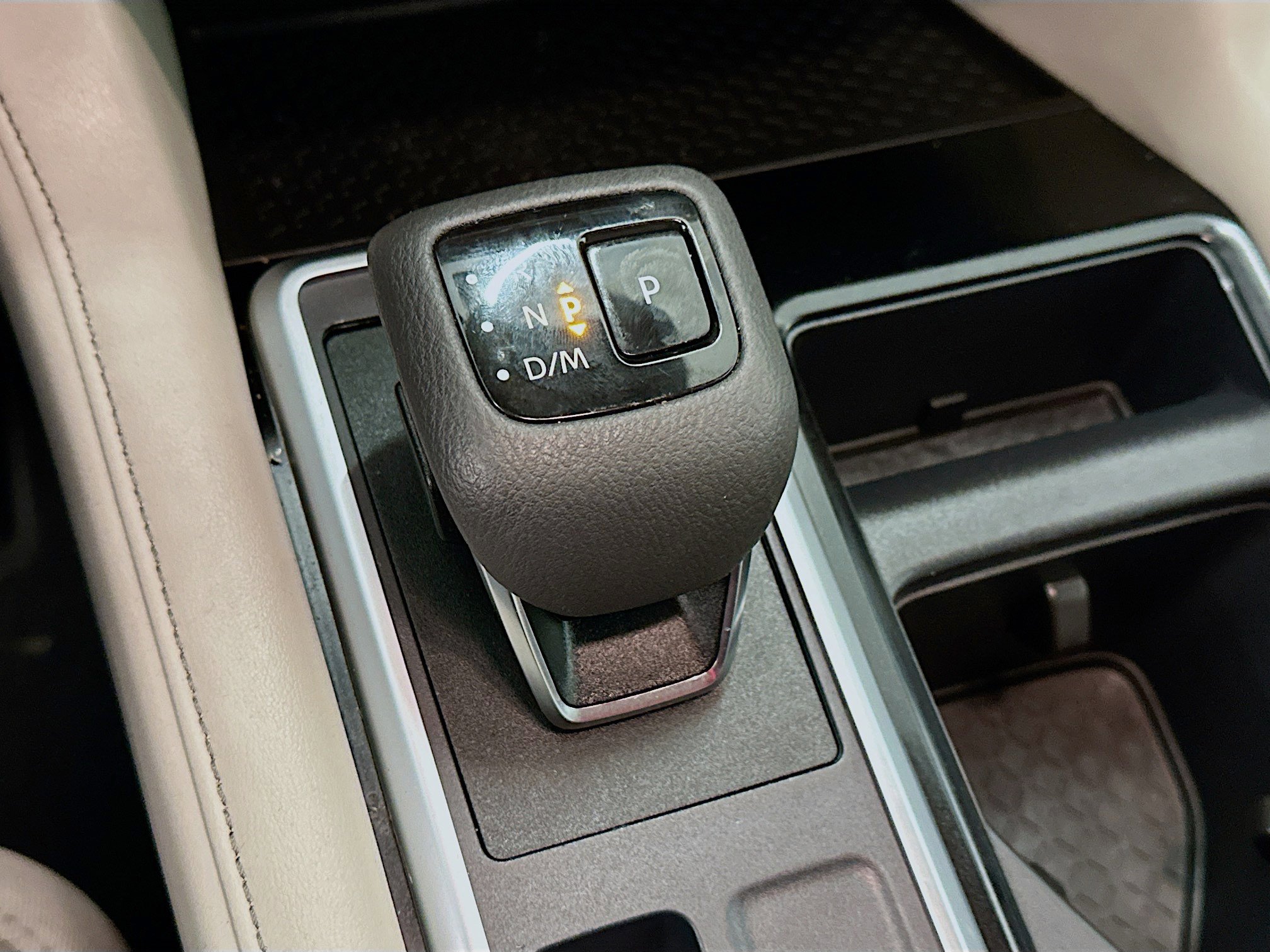 Used 2024 Nissan Pathfinder SV w/ SV Premium Package image 24