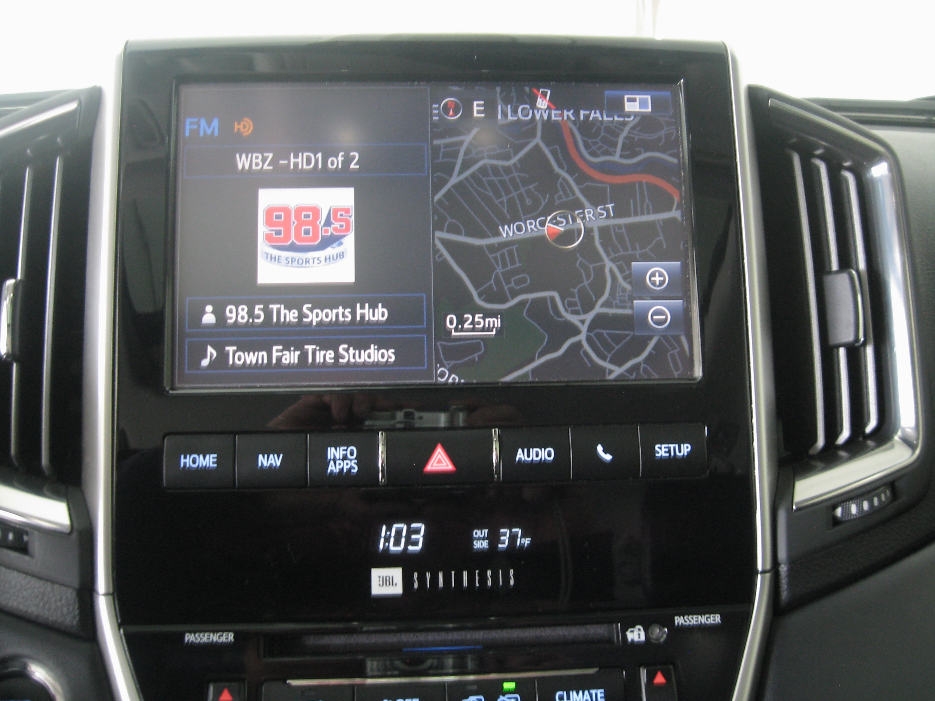 Used 2018 Toyota Land Cruiser image 17