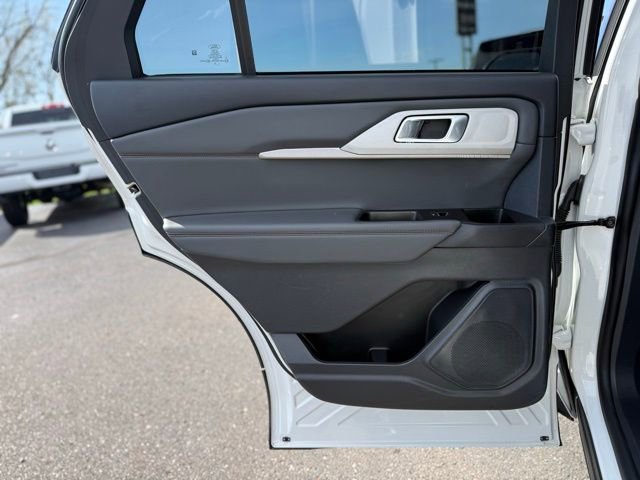 Used 2025 Ford Explorer Active w/ Active Comfort Package image 15