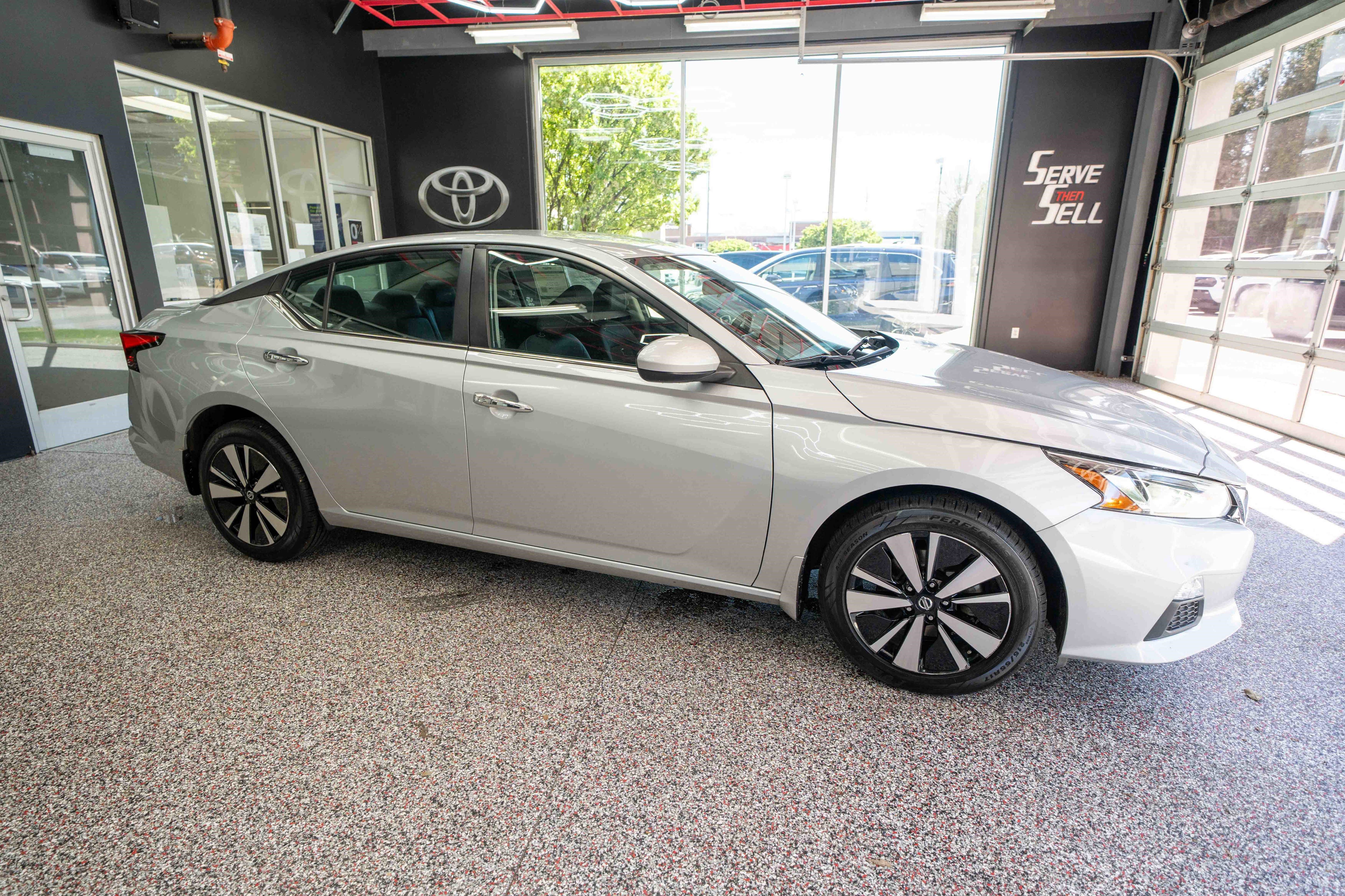 Used 2021 Nissan Altima 2.5 SV image 5