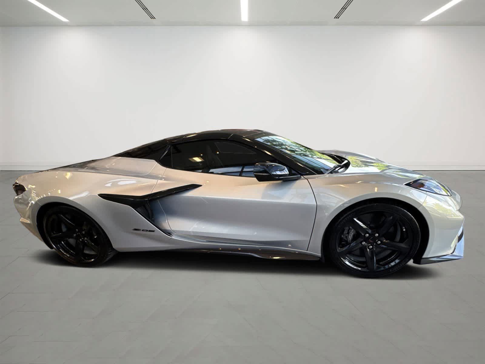 Used 2024 Chevrolet Corvette Z06 RWD image 6