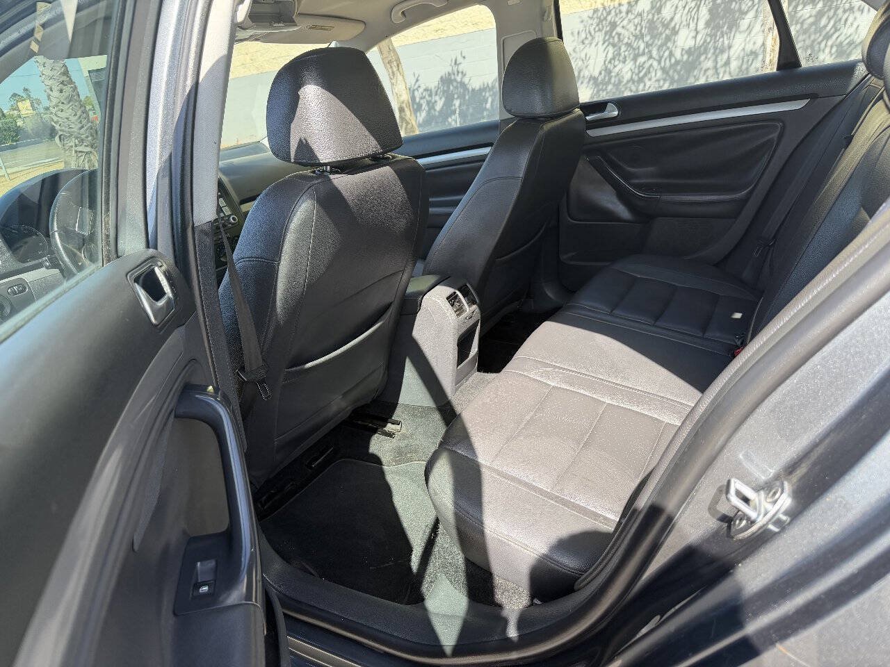Used 2008 Volkswagen Jetta Wolfsburg Edition FWD image 8