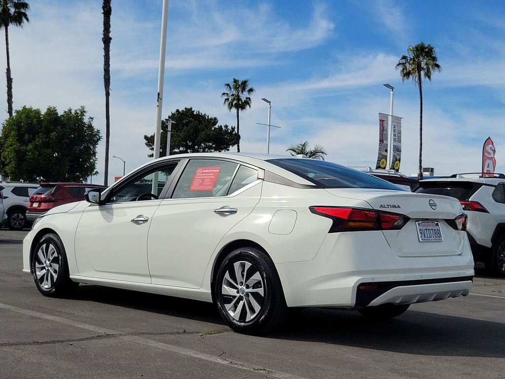 Used 2025 Nissan Altima 2.5 S image 2