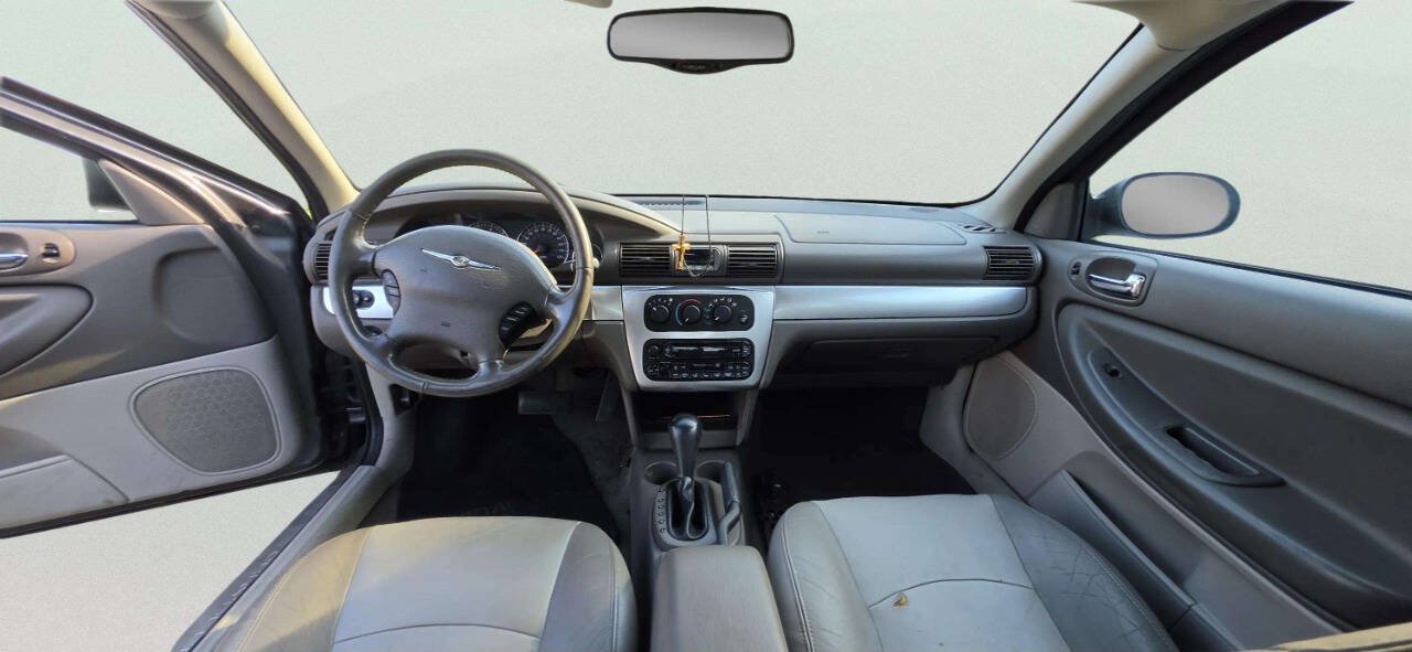 Used 2005 Chrysler Sebring Touring FWD image 8