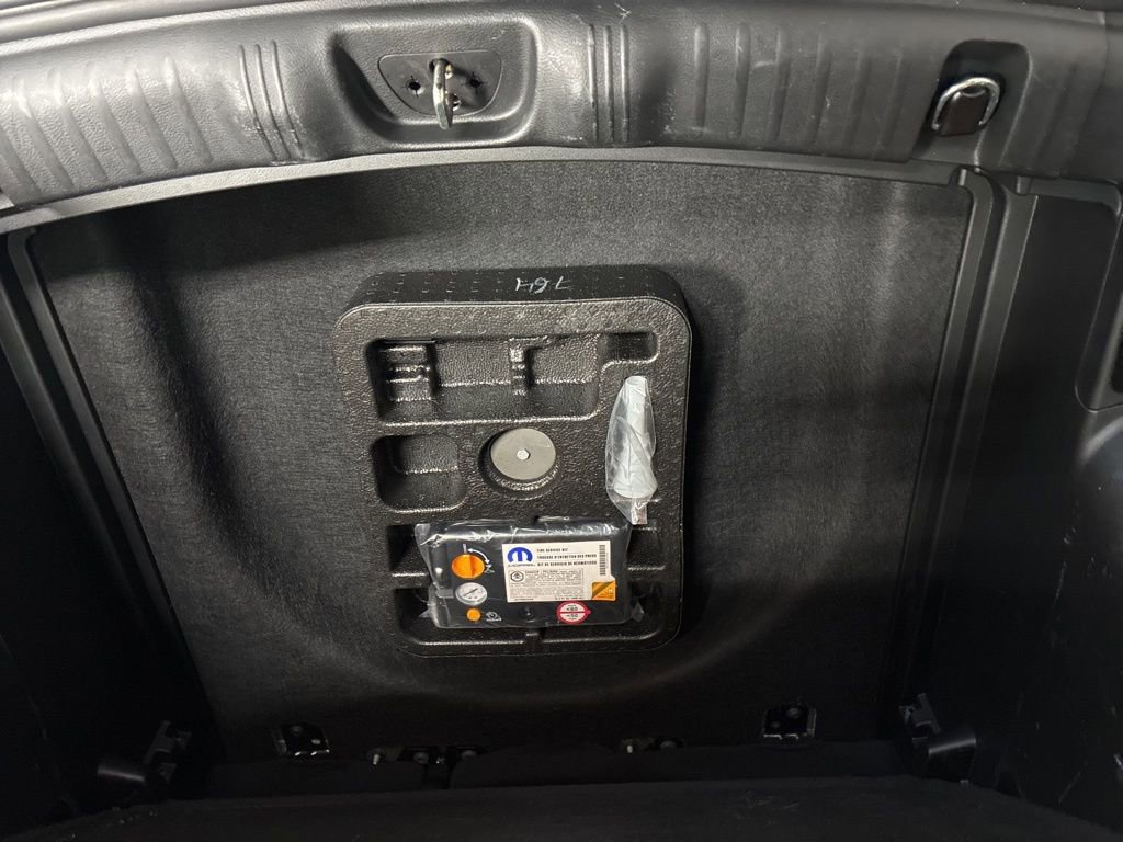 Used 2019 Jeep Compass Limited w/ Premium Lighting Group image 17