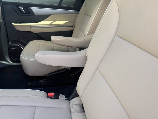 Used 2026 Buick Enclave Preferred w/ Power Package FWD image 20