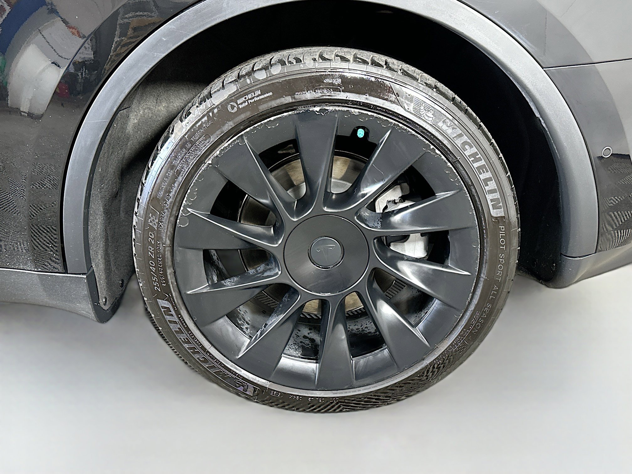 Used 2021 Tesla Model Y Long Range AWD/4WD image 29