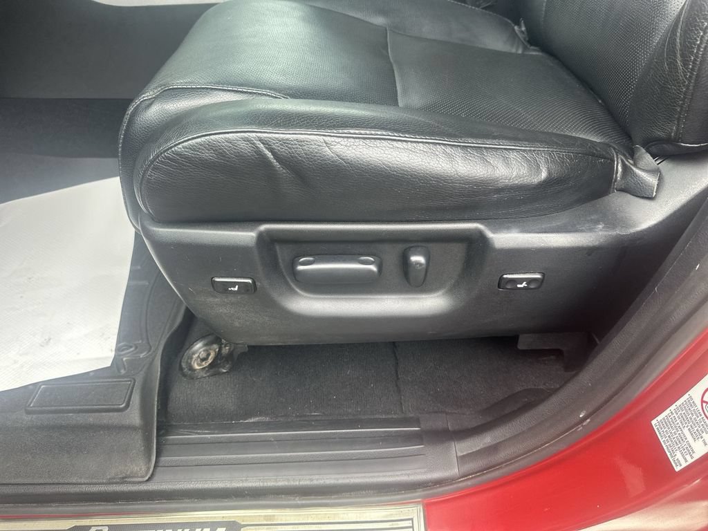 Used 2012 Toyota Tundra Limited w/ Platinum Pkg AWD/4WD image 18
