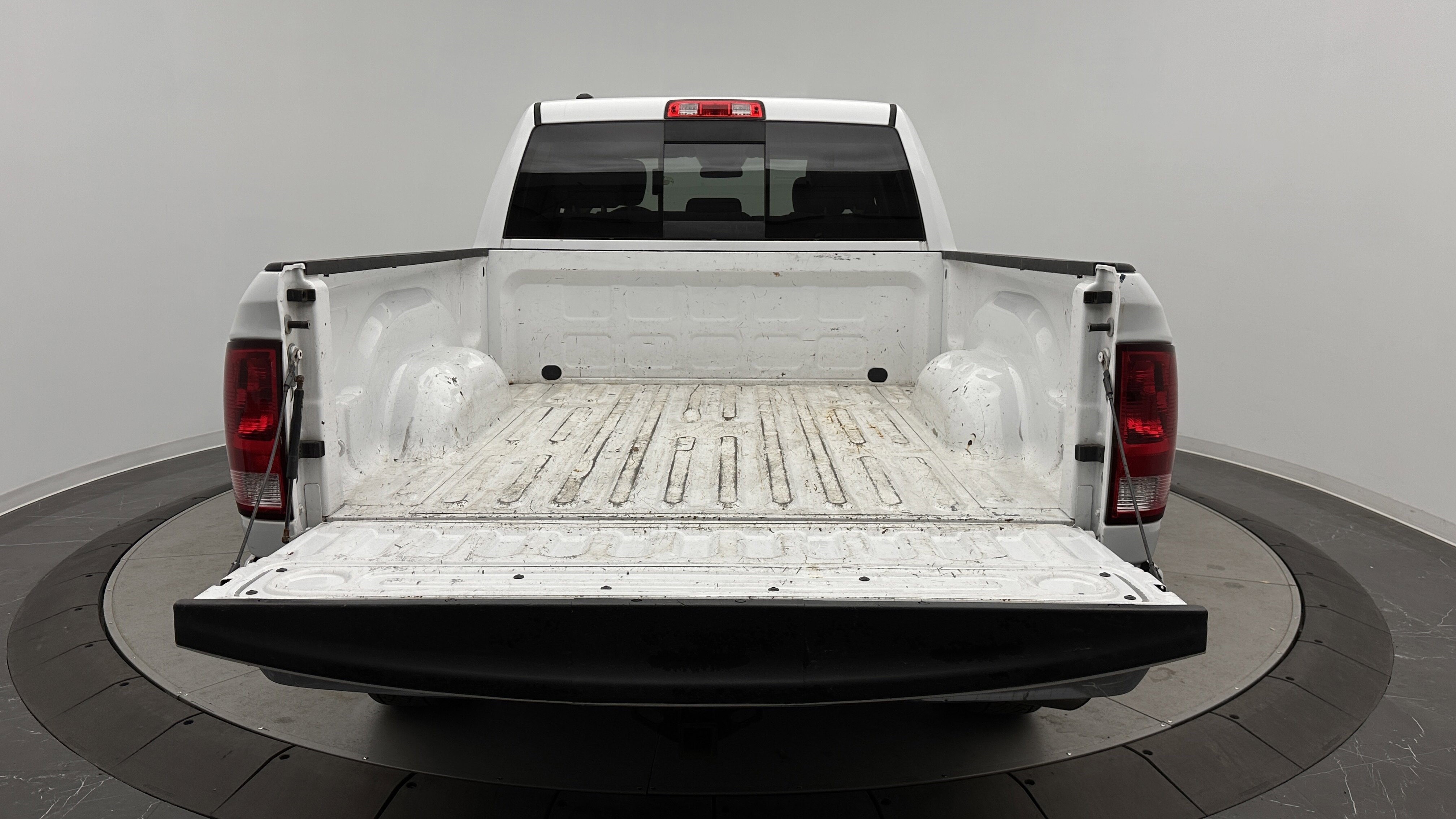 Used 2020 RAM 1500 Classic SLT image 29