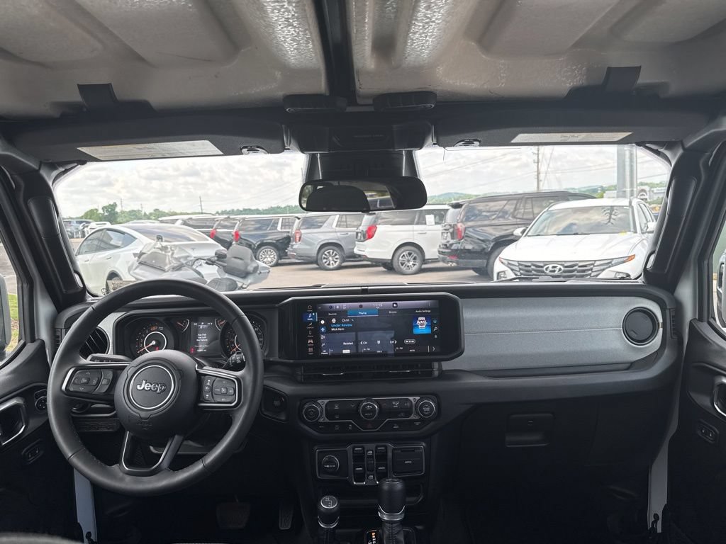 Used 2025 Jeep Wrangler Unlimited Sport AWD/4WD image 18