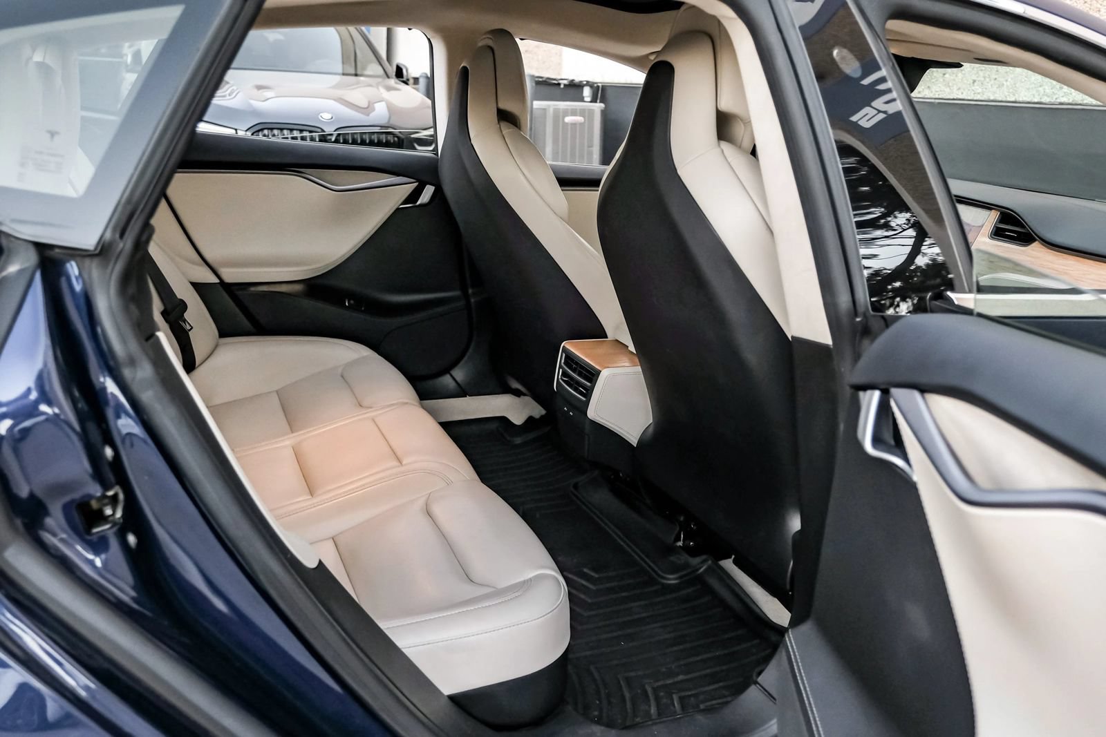 Used 2018 Tesla Model S 75D AWD/4WD image 29