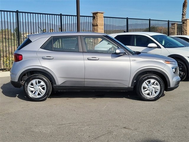 New 2026 Hyundai Venue SE image 23