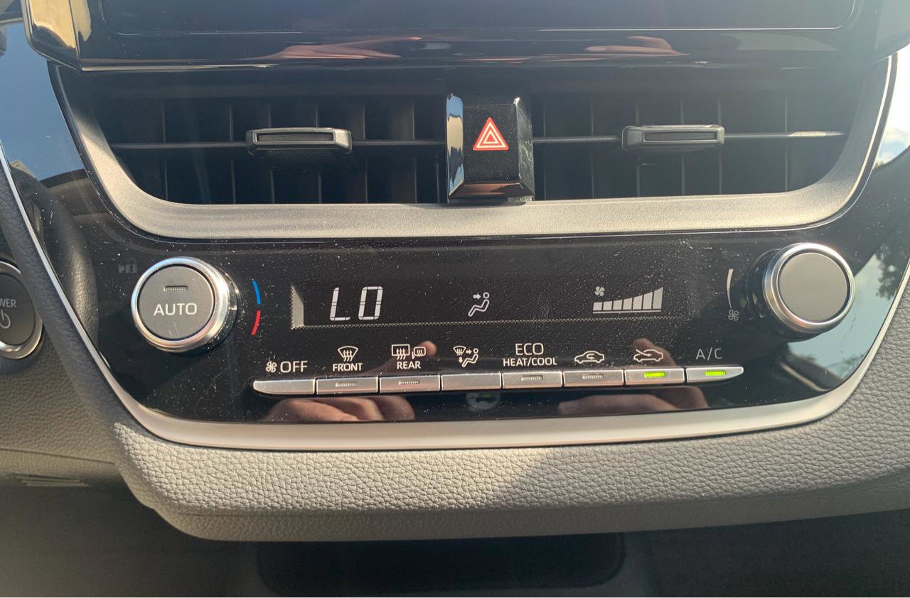 Used 2024 Toyota Corolla LE w/ LE Convenience Package FWD image 14