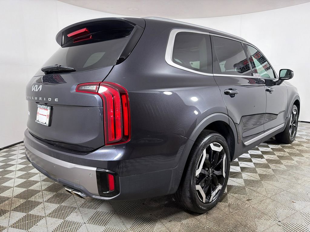 Used 2025 Kia Telluride S FWD image 5