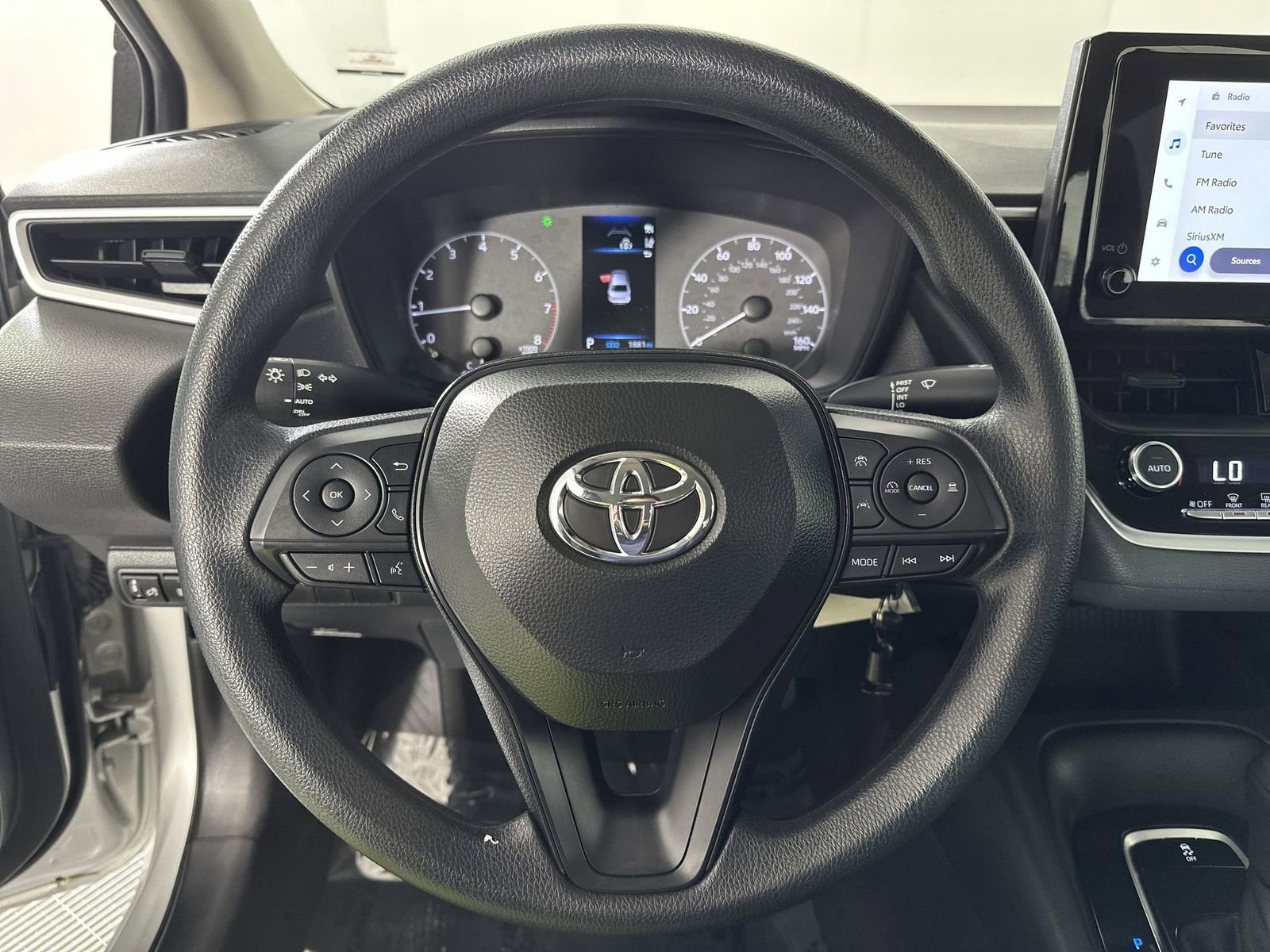 Used 2025 Toyota Corolla LE FWD image 14