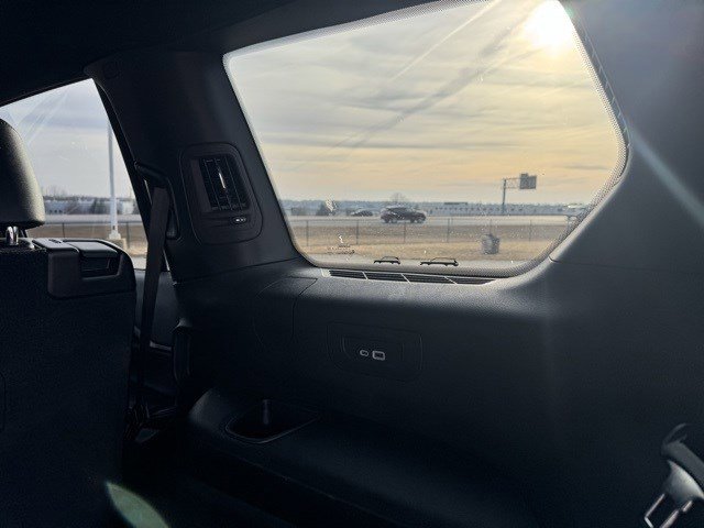 Used 2024 Jeep Grand Cherokee L Laredo image 32