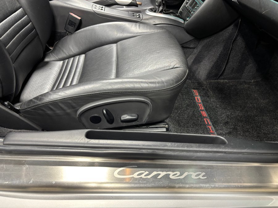 Used 2004 Porsche 911 Carrera 4S AWD/4WD image 18