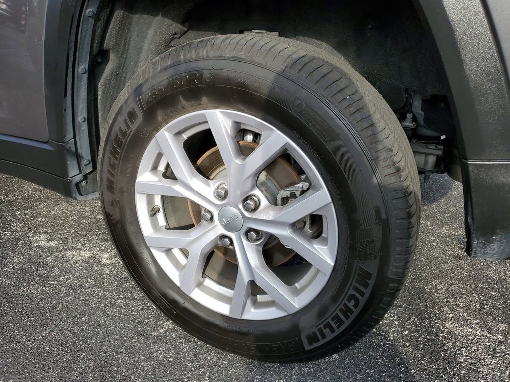 Used 2022 Jeep Grand Cherokee Limited image 5