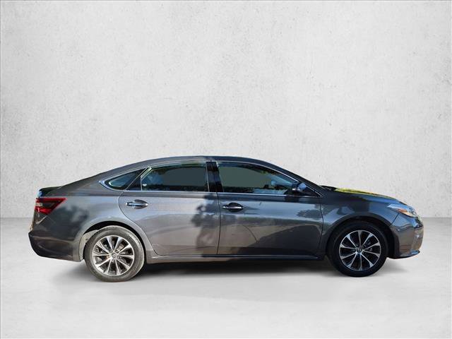 Used 2018 Toyota Avalon XLE FWD image 4
