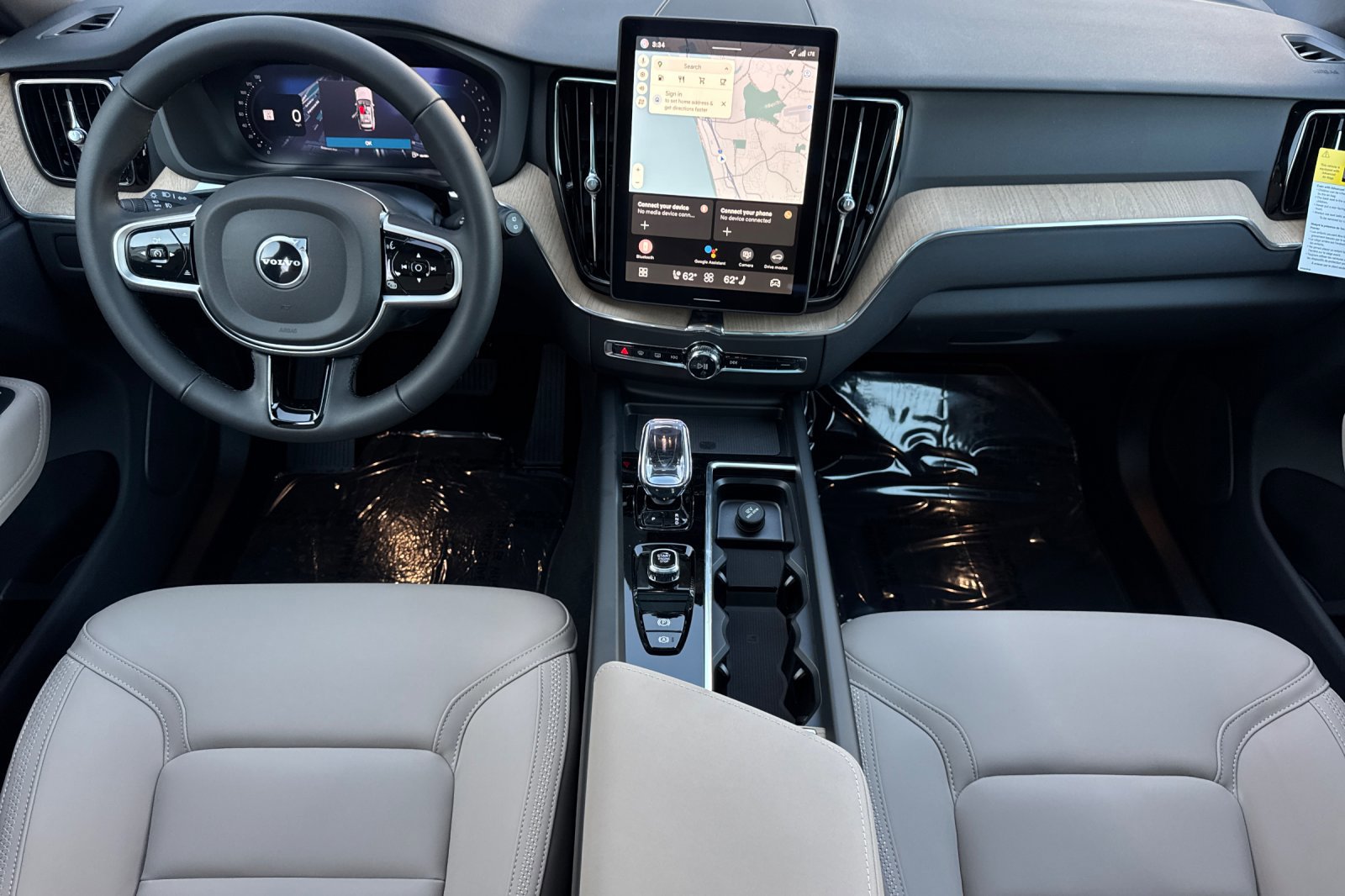 New 2026 Volvo XC60 B5 Plus w/ Climate Package AWD/4WD image 11