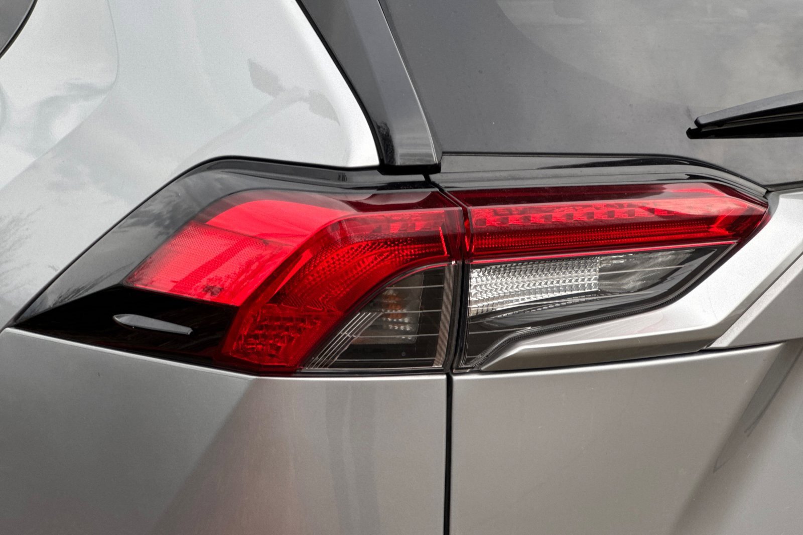 Used 2020 Toyota RAV4 Limited image 49