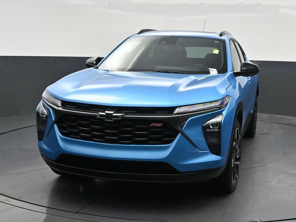 Used 2025 Chevrolet Trax RS w/ Sunroof Package FWD image 9