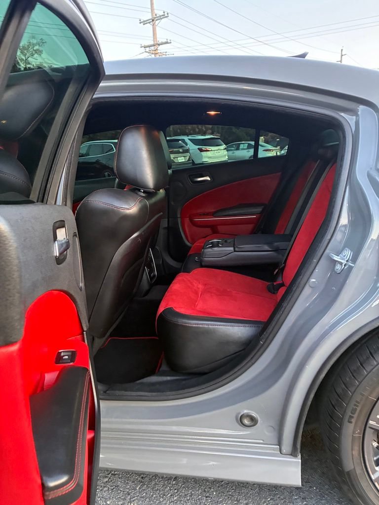 Used 2018 Dodge Charger R/T Scat Pack RWD image 29