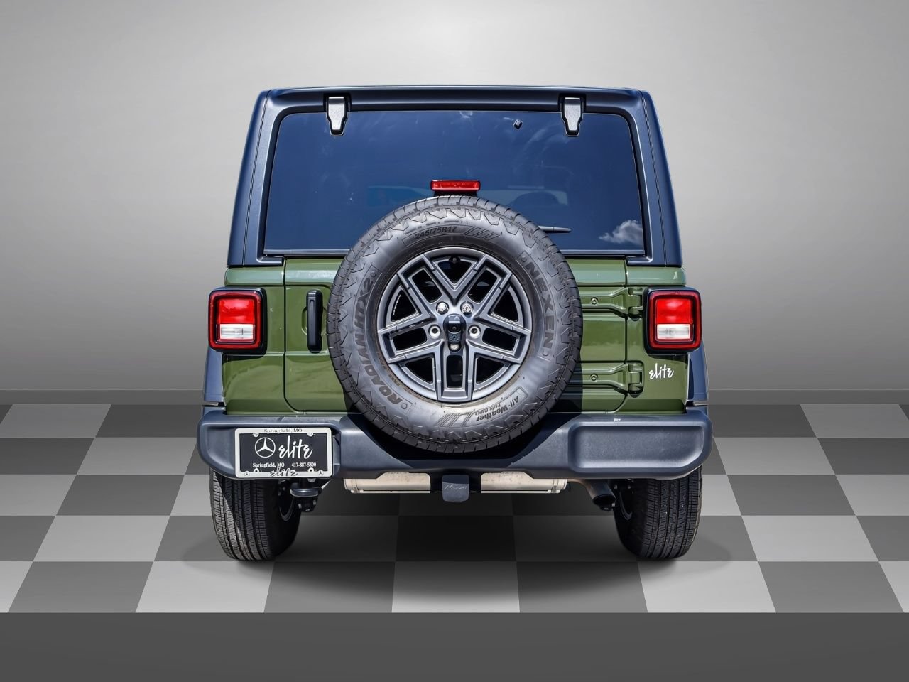 Used 2024 Jeep Wrangler Sport AWD/4WD image 5