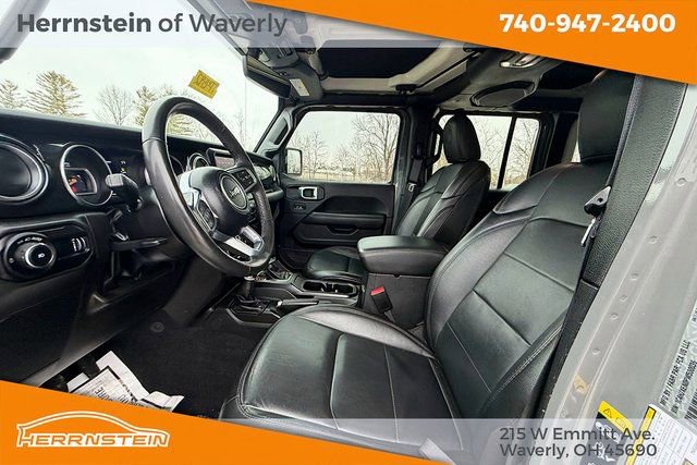 Used 2023 Jeep Wrangler Sahara image 18