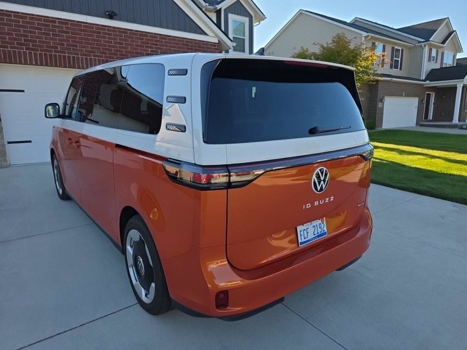 Used 2025 Volkswagen ID. Buzz Pro S Plus AWD/4WD image 4