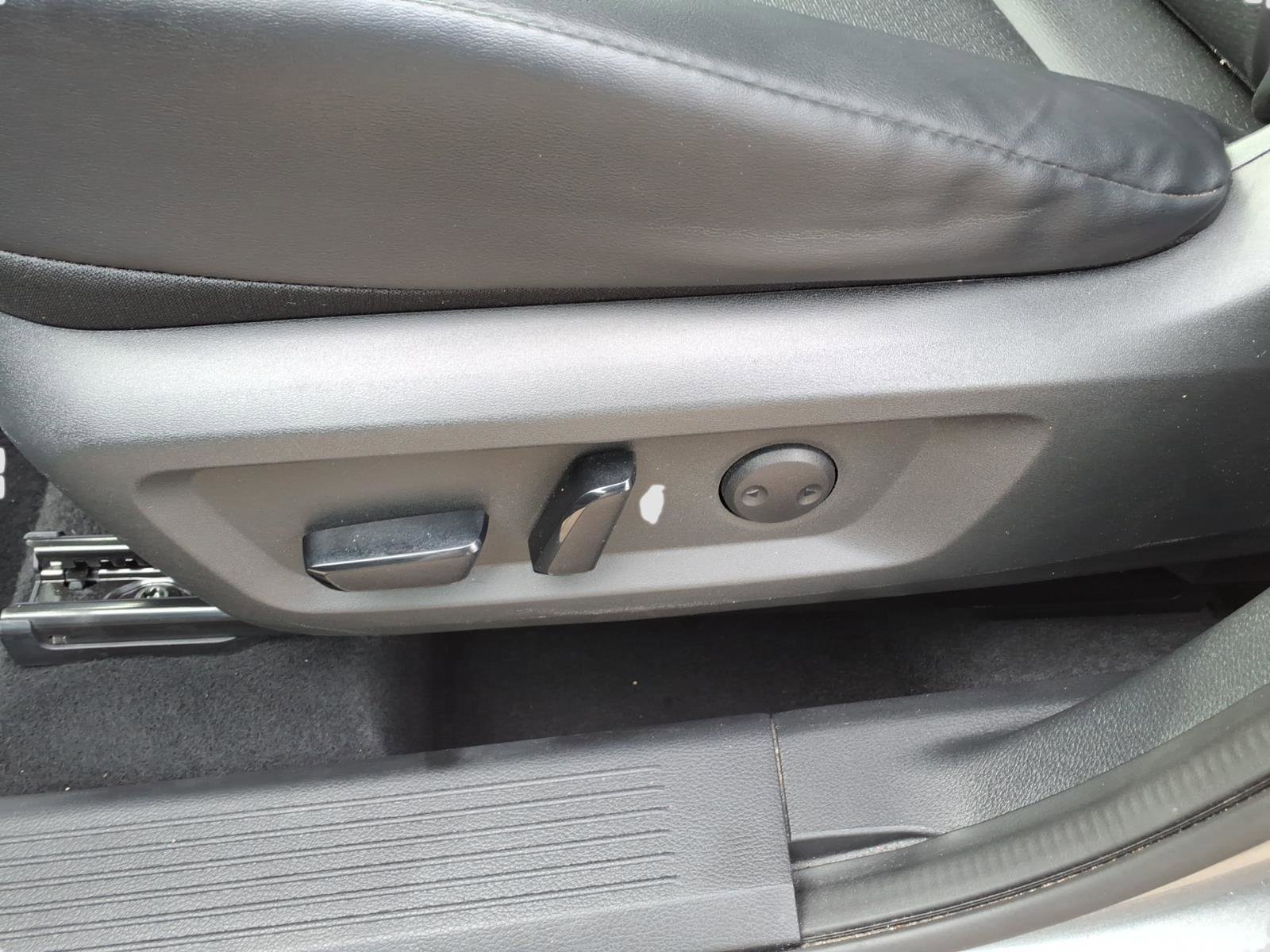 Used 2021 Nissan Rogue SV w/ Premium Package AWD/4WD image 18