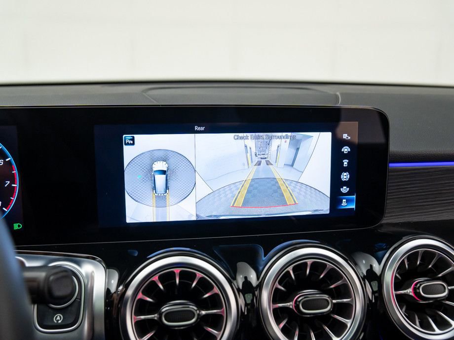 Used 2023 Mercedes-Benz GLB 250 4MATIC image 27