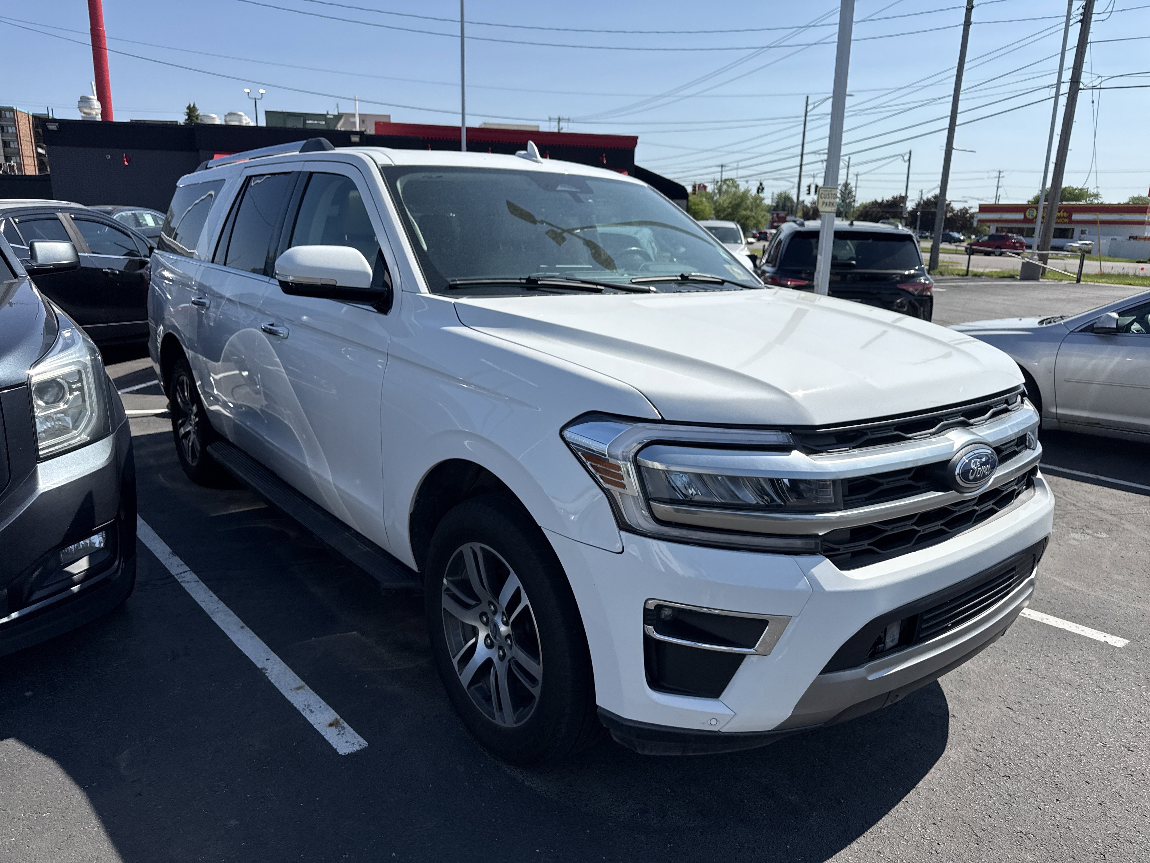 Used 2024 Ford Expedition Max Limited AWD/4WD image 5