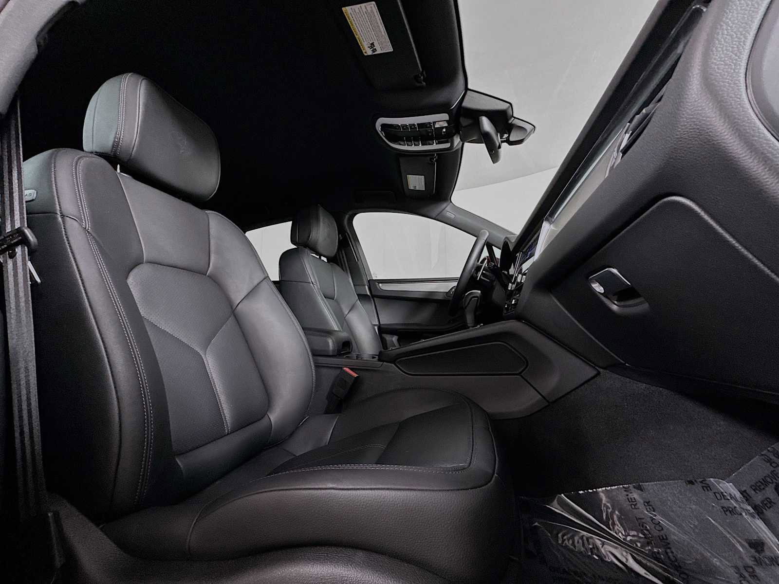 Certified 2026 Porsche Macan image 28