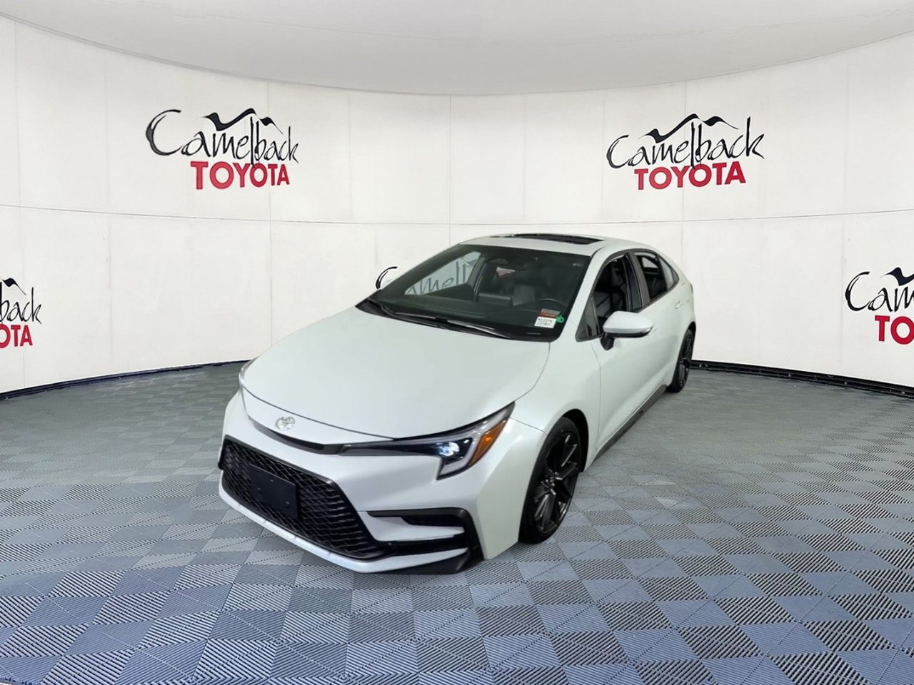 Used 2024 Toyota Corolla XSE FWD image 7