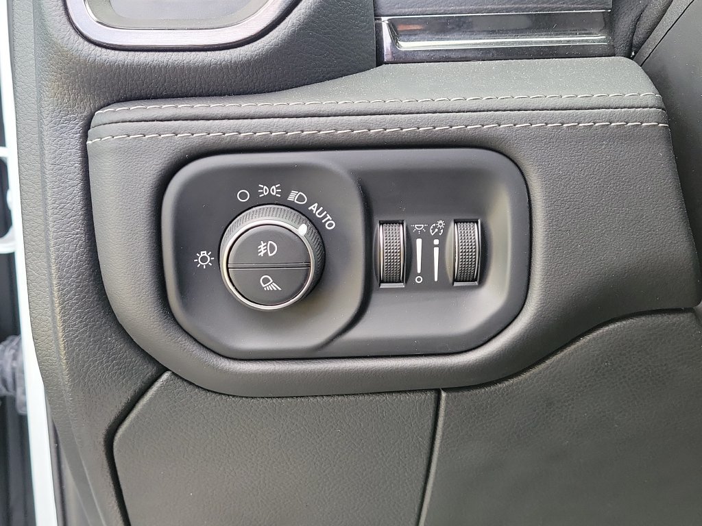 Used 2024 RAM 2500 Limited AWD/4WD image 13