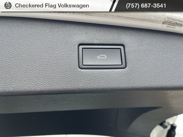 Used 2022 Volkswagen Tiguan SE R-Line image 30