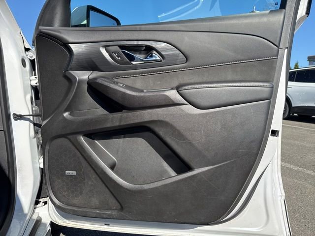 Used 2022 Chevrolet Traverse High Country w/ LPO, 'HIT The Road' Package AWD/4WD image 13