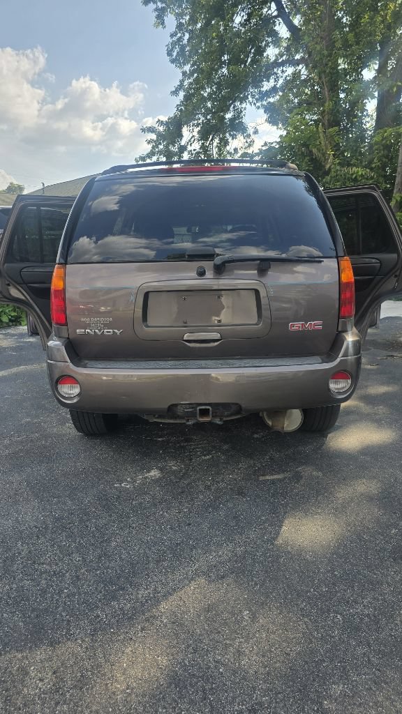 Used 2008 GMC Envoy SLE w/ Sun And Sound Package AWD/4WD image 3