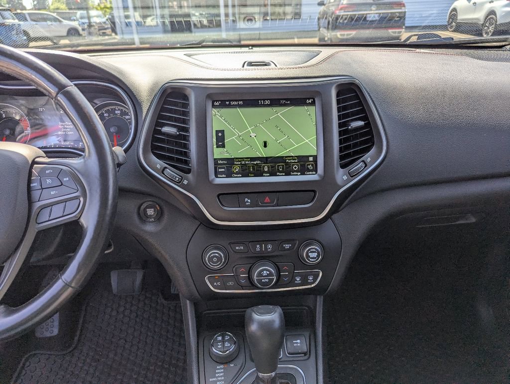 Used 2020 Jeep Cherokee Trailhawk AWD/4WD image 17