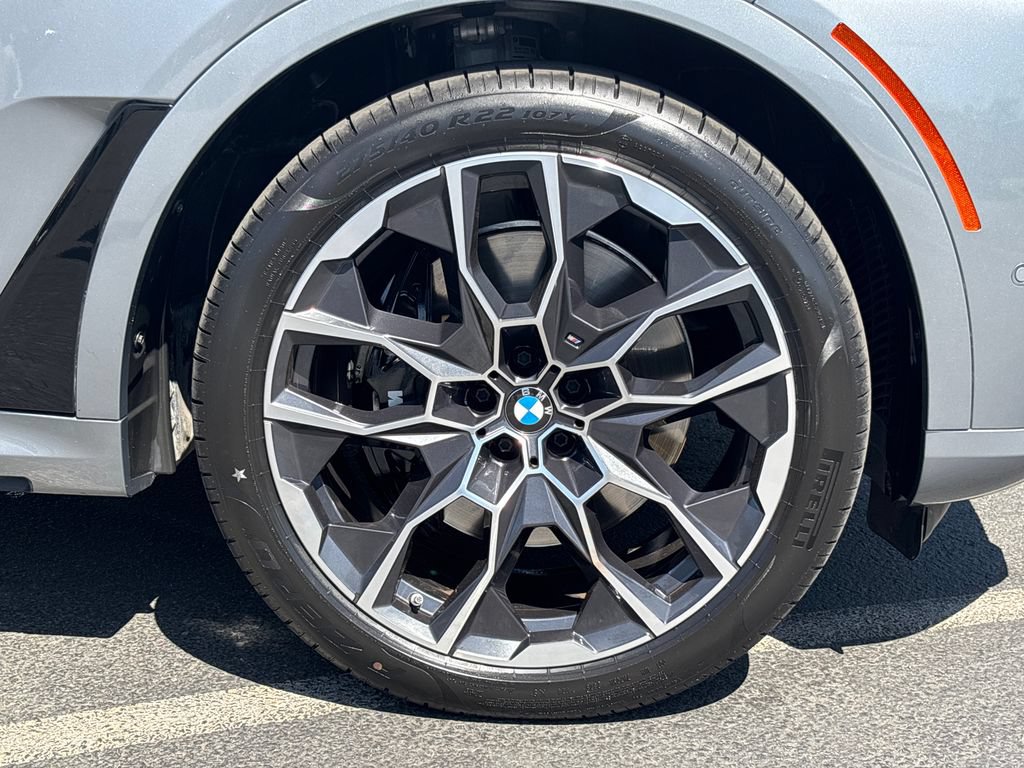 Used 2024 BMW X7 xDrive40i w/ M Sport Package AWD/4WD image 7