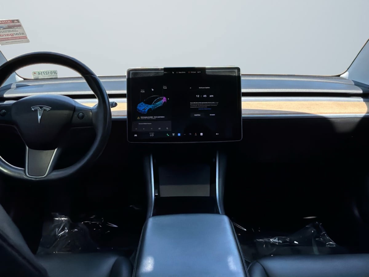 Used 2018 Tesla Model 3 Long Range RWD image 10