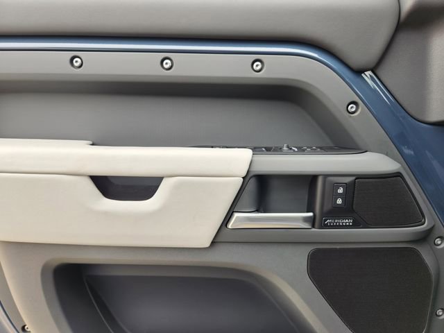 New 2026 Land Rover Defender 110 X-Dynamic SE AWD/4WD image 16